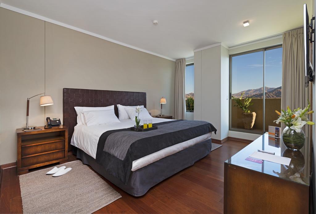 Hotel Atacama Suites コピアポ 部屋 写真